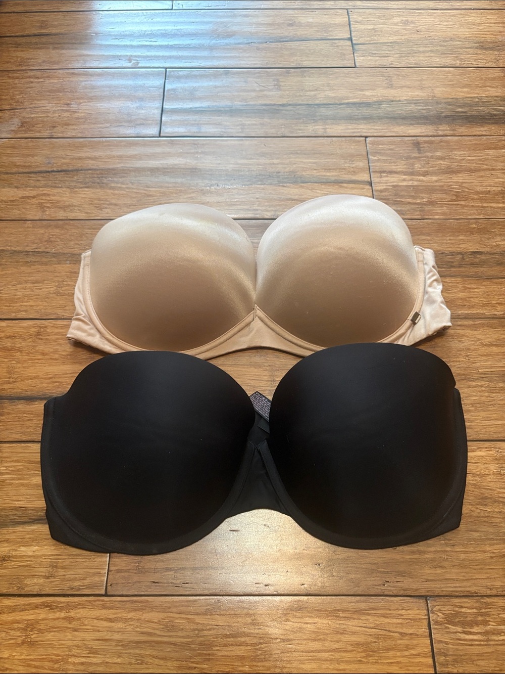 Victoria’s Secret 36DD Bras Lot of 2 Strapless Black Nude Multiway Very Sexy